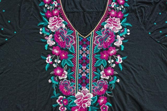 How Hippies Defined the Boho Look of the Late ’60s How Hippies Defined the Boho Look of the Late ’60s