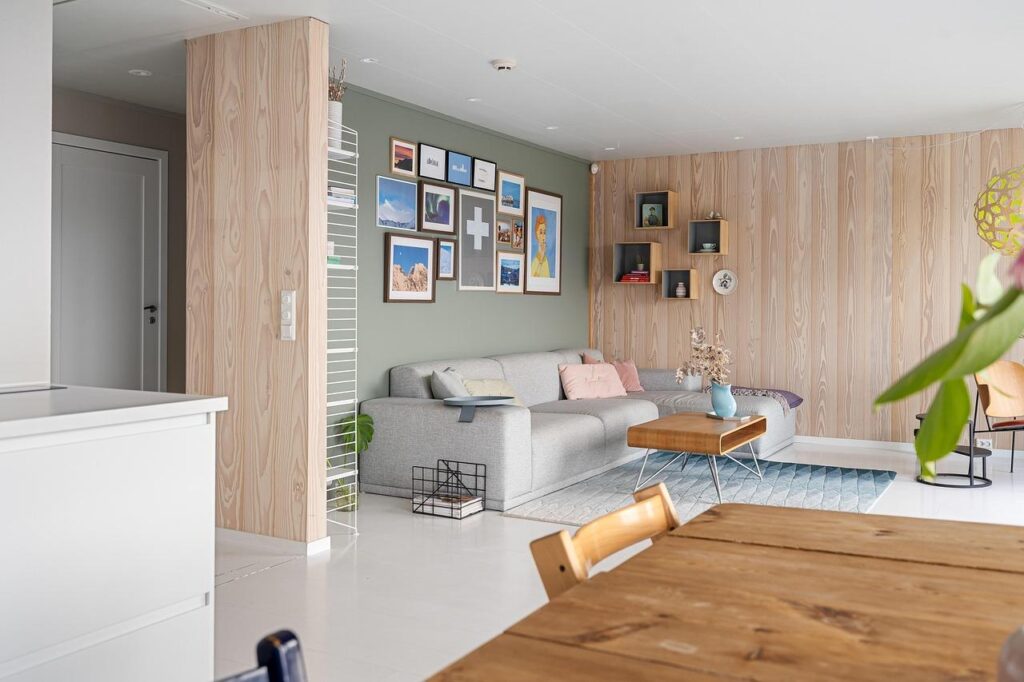 How to Curate a Cozy Gallery Wall with Vintage Prints